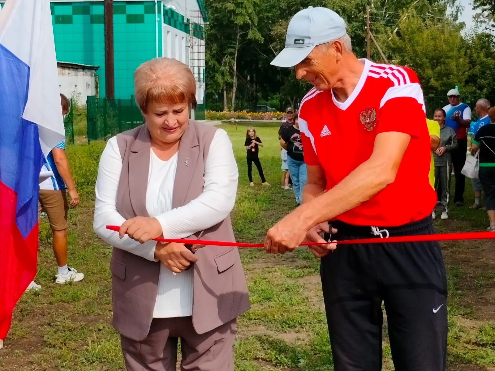 День физкультурника. Открытие спортивной волейбольной площадки.