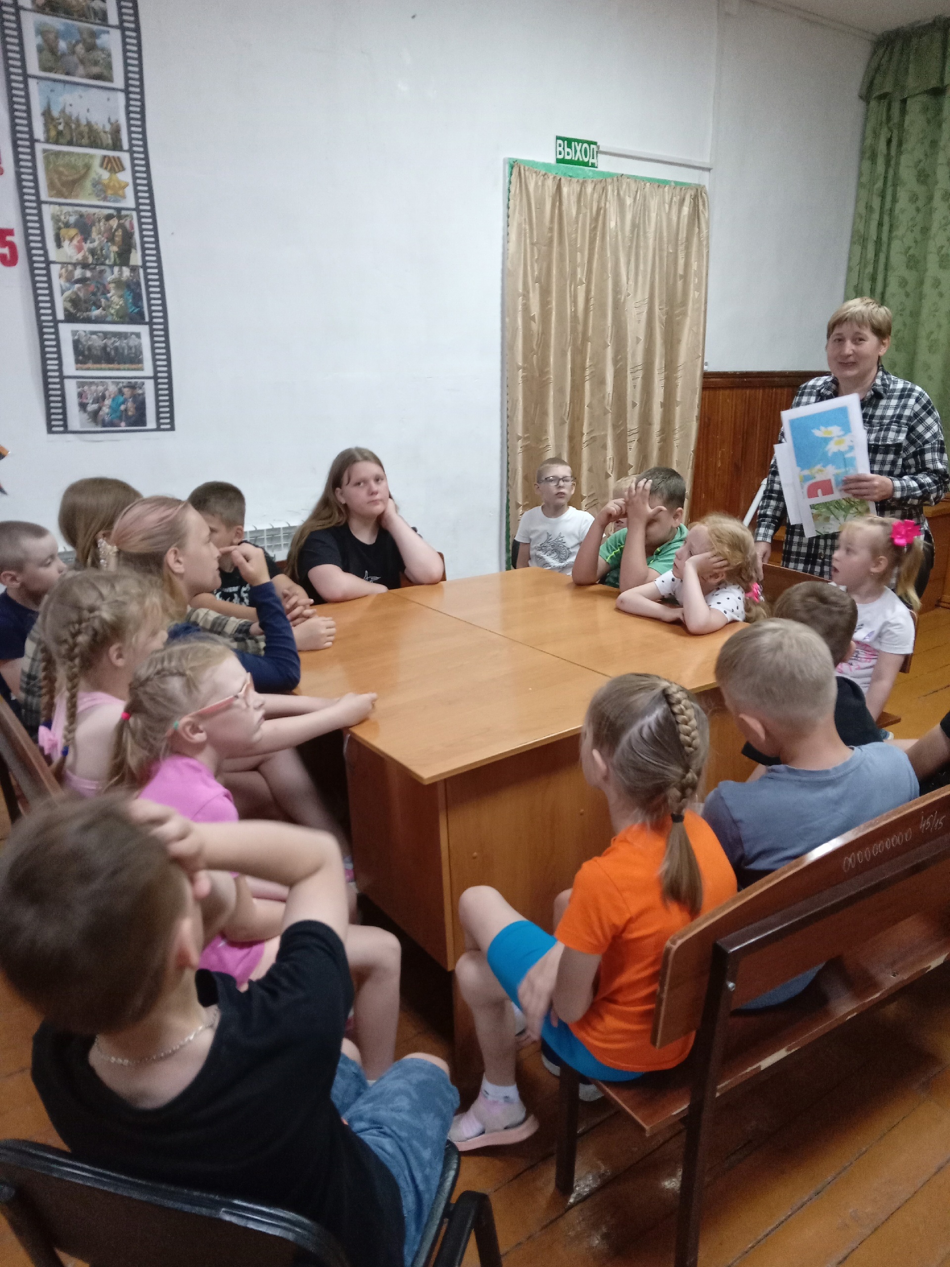 В гостях в сельской библиотеке